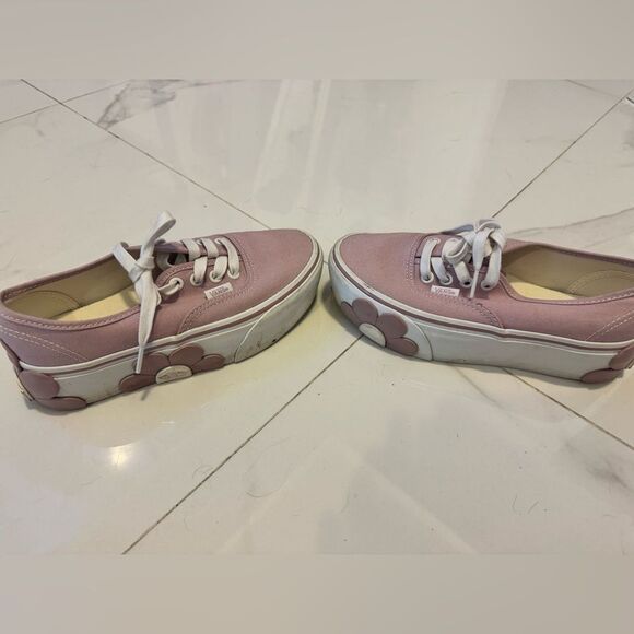 Vans Pink Sneakers Classic Low-Top Style - Picture 6 of 11